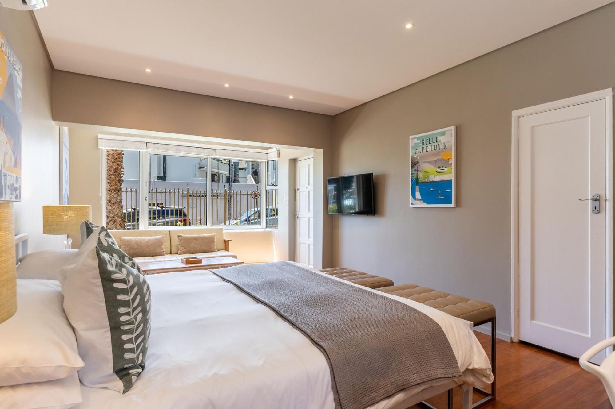 Camps Bay Village - Village